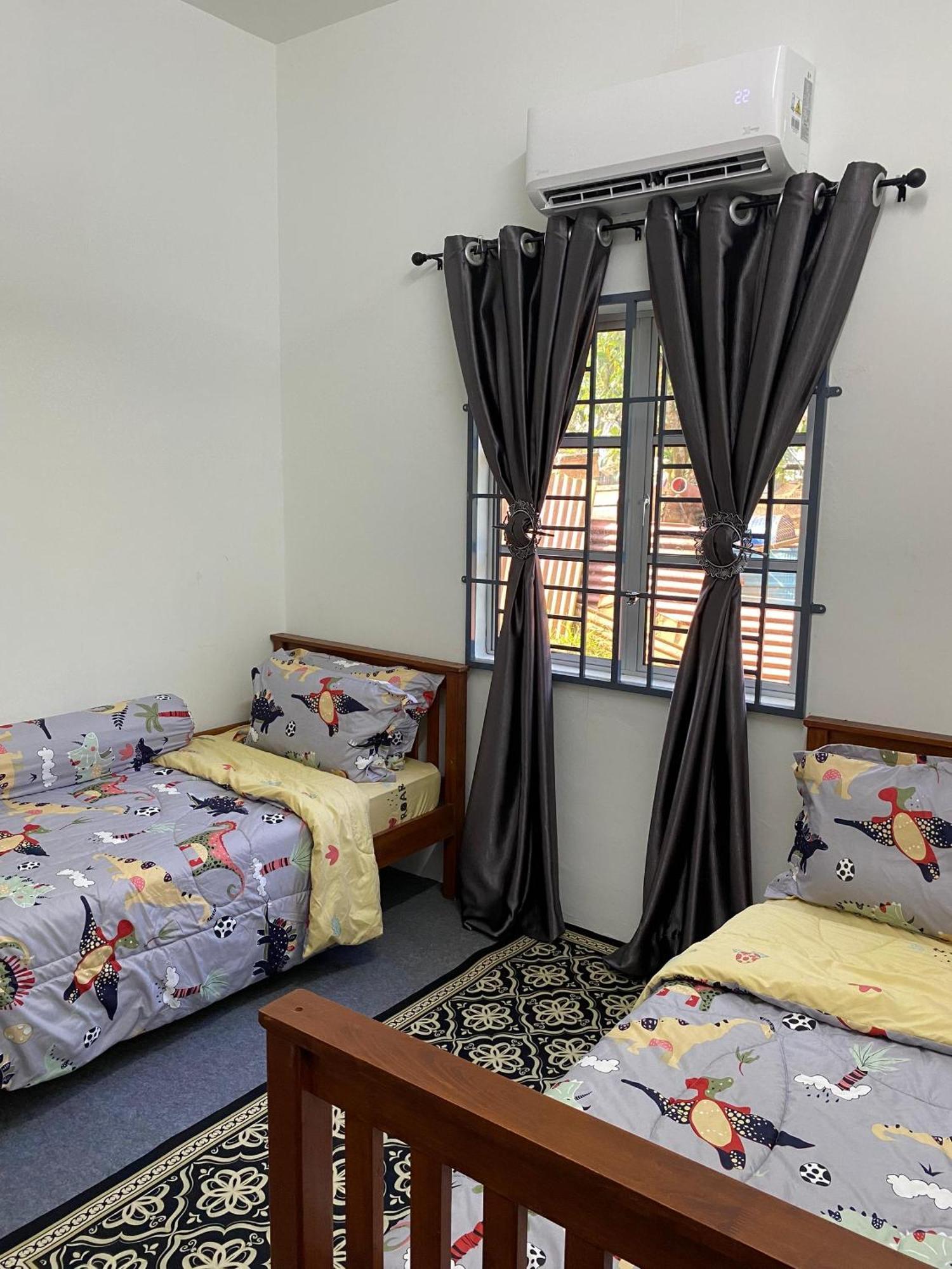 Kencana L&k Holiday home Ayer Molek